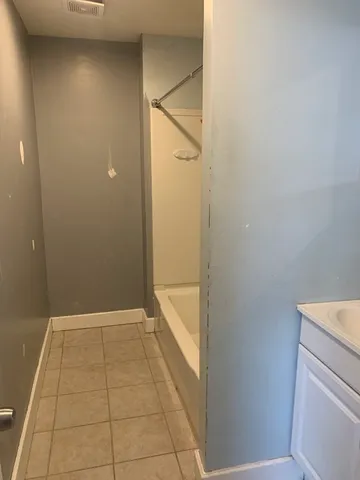 $1,400 | 934 County Street, Unit 3 REAR, Fall River, MA 02723