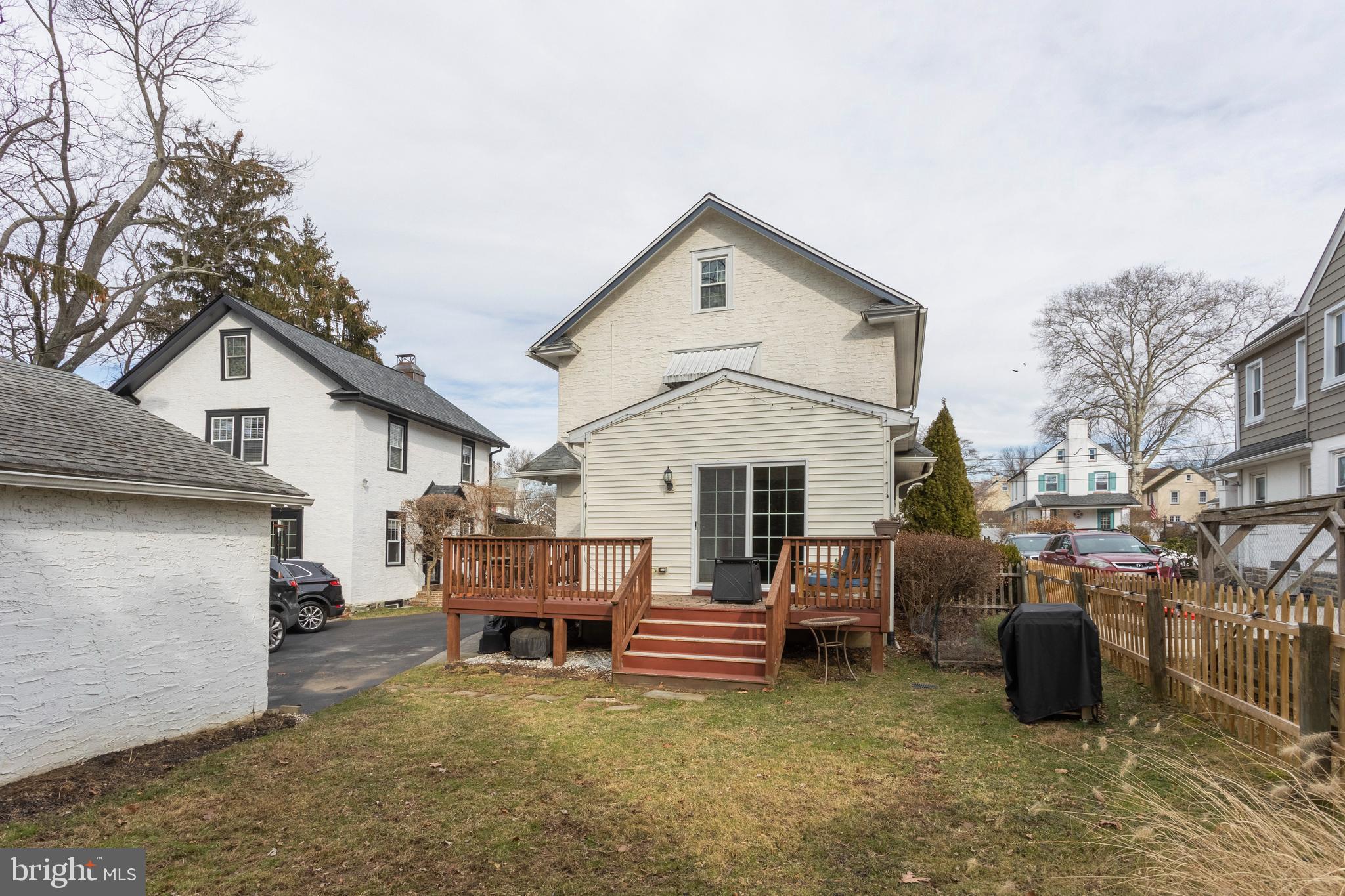 2424 Hollis Road Havertown, PA 19083 - Photo 5 of 35