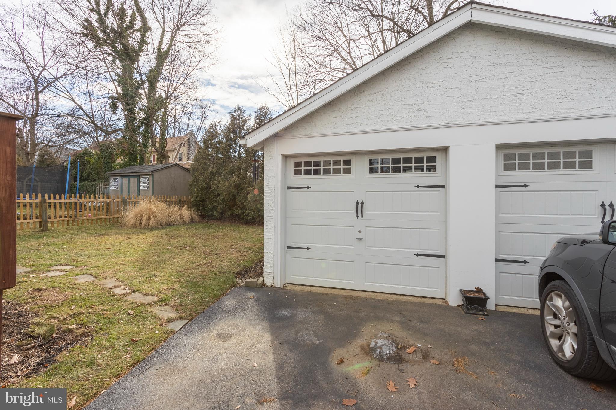 2424 Hollis Road Havertown, PA 19083 - Photo 6 of 35