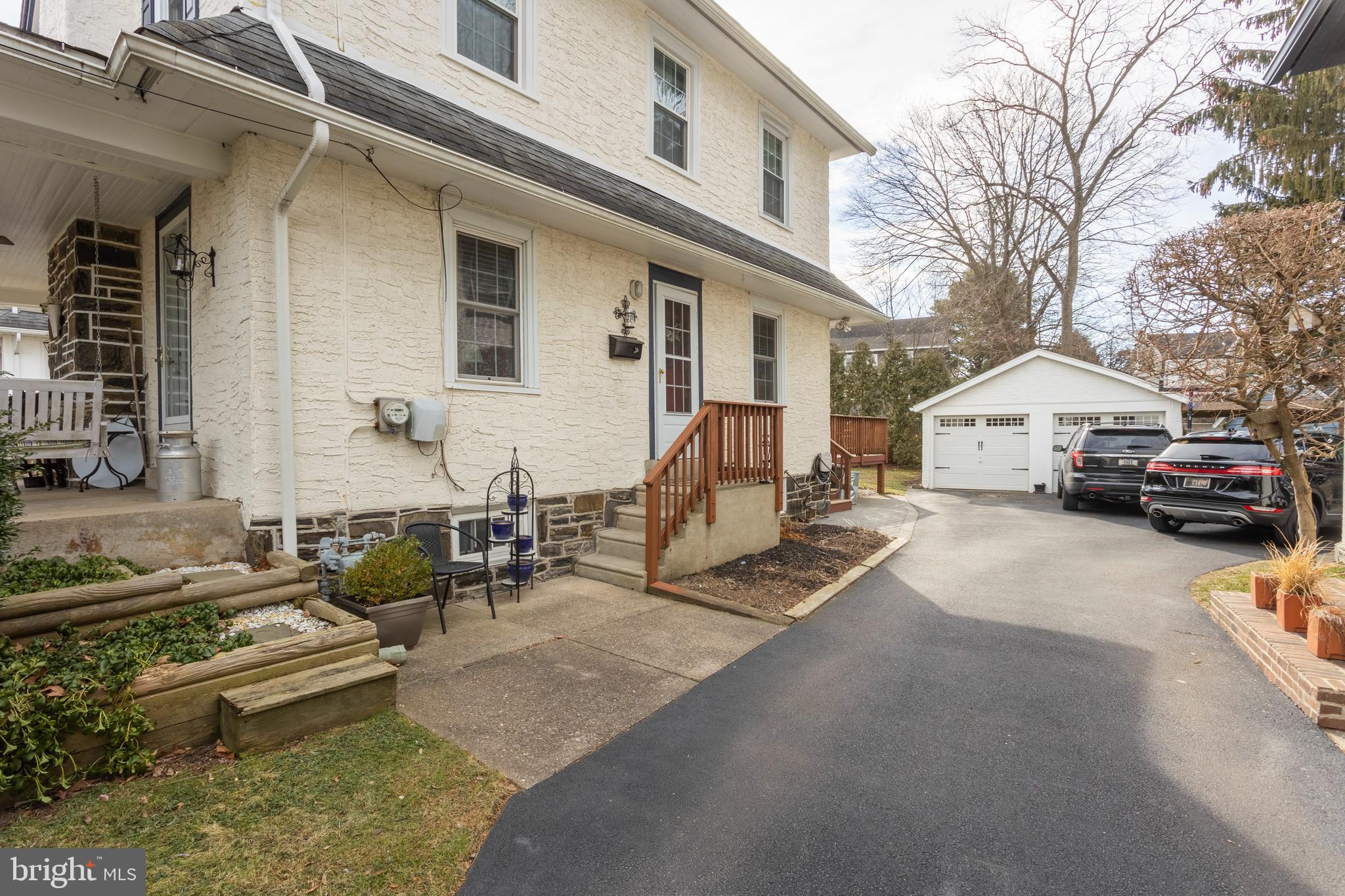 2424 Hollis Road Havertown, PA 19083 - Photo 7 of 35