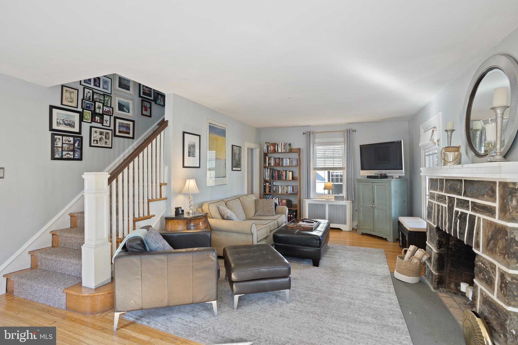 2424 Hollis Road Havertown, PA 19083 - Photo 8 of 35 Living room