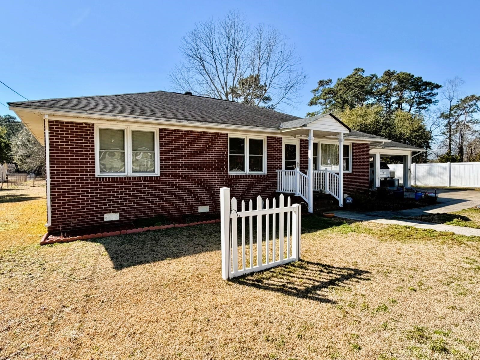811 Cedar Street Georgetown, SC 29440 - Photo 6 of 49