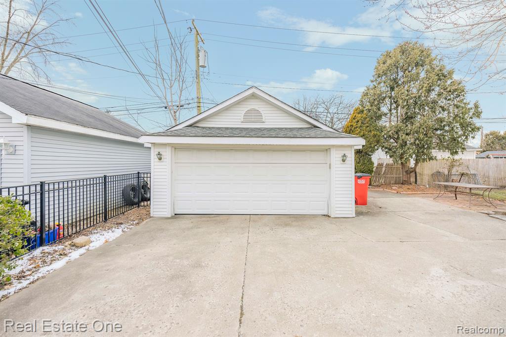 421 North Castell Avenue Rochester, MI 48307 - Photo 36 of 50