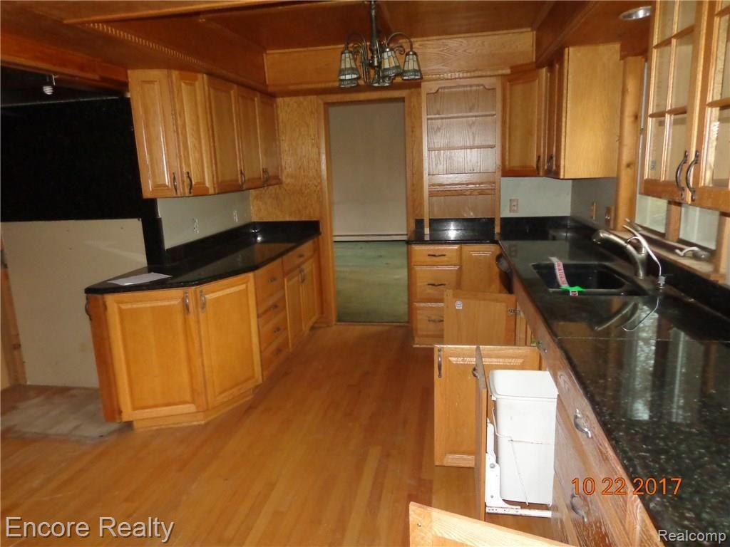 11919 Shaffer Road Davisburg, MI 48350 - Photo 18 of 33 DSC03317.JPG