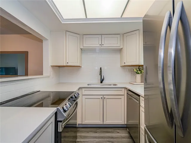 $179,000 | 1901 Indian River Boulevard, Unit 206, Vero Beach, FL 32960