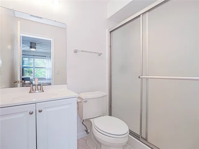 $179,000 | 1901 Indian River Boulevard, Unit 206, Vero Beach, FL 32960