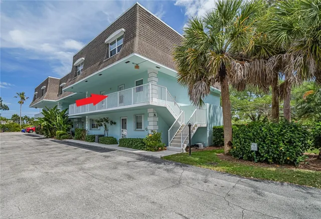 $179,000 | 1901 Indian River Boulevard, Unit 206, Vero Beach, FL 32960