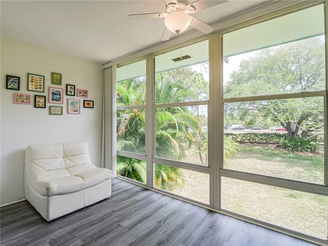 $179,000 | 1901 Indian River Boulevard, Unit 206, Vero Beach, FL 32960