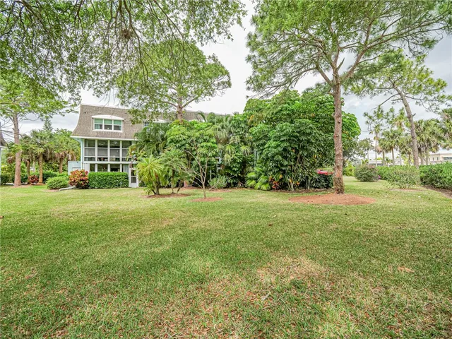 $179,000 | 1901 Indian River Boulevard, Unit 206, Vero Beach, FL 32960