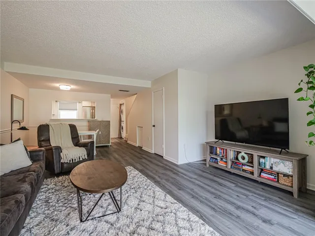 $179,000 | 1901 Indian River Boulevard, Unit 206, Vero Beach, FL 32960