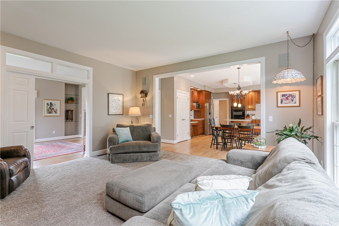 61 Vineyard Hill Perinton, NY 14450 - Photo 16 of 47