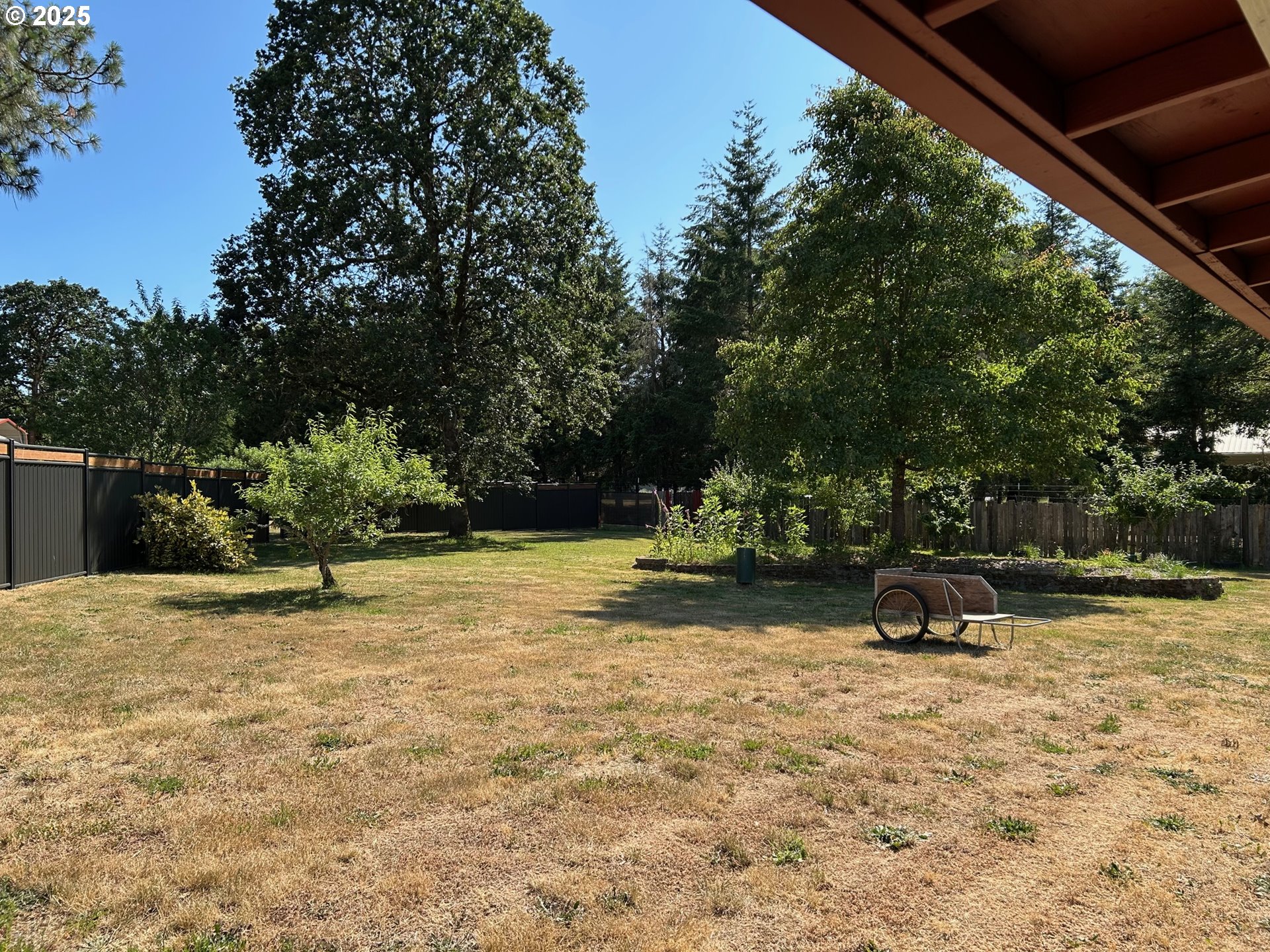 Jeans Road Veneta, OR 97487 - Photo 14 of 33