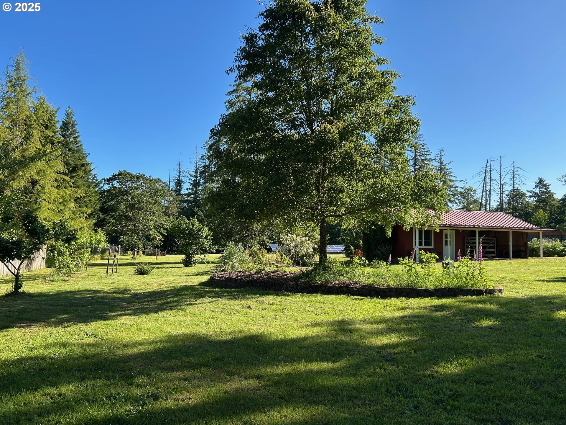 Jeans Road Veneta, OR 97487 - Photo 7 of 33