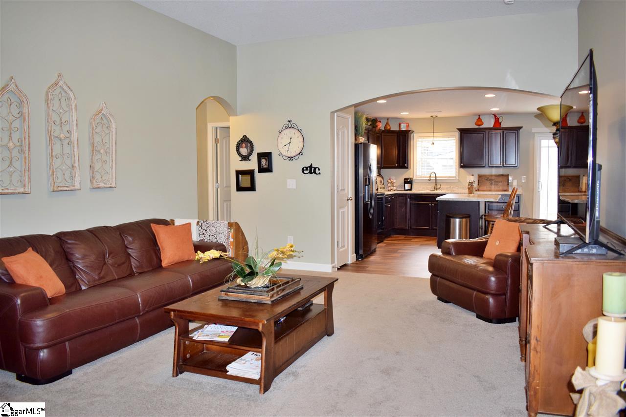 23 South Howard Street Inman, SC 29349 - Photo 3 of 25