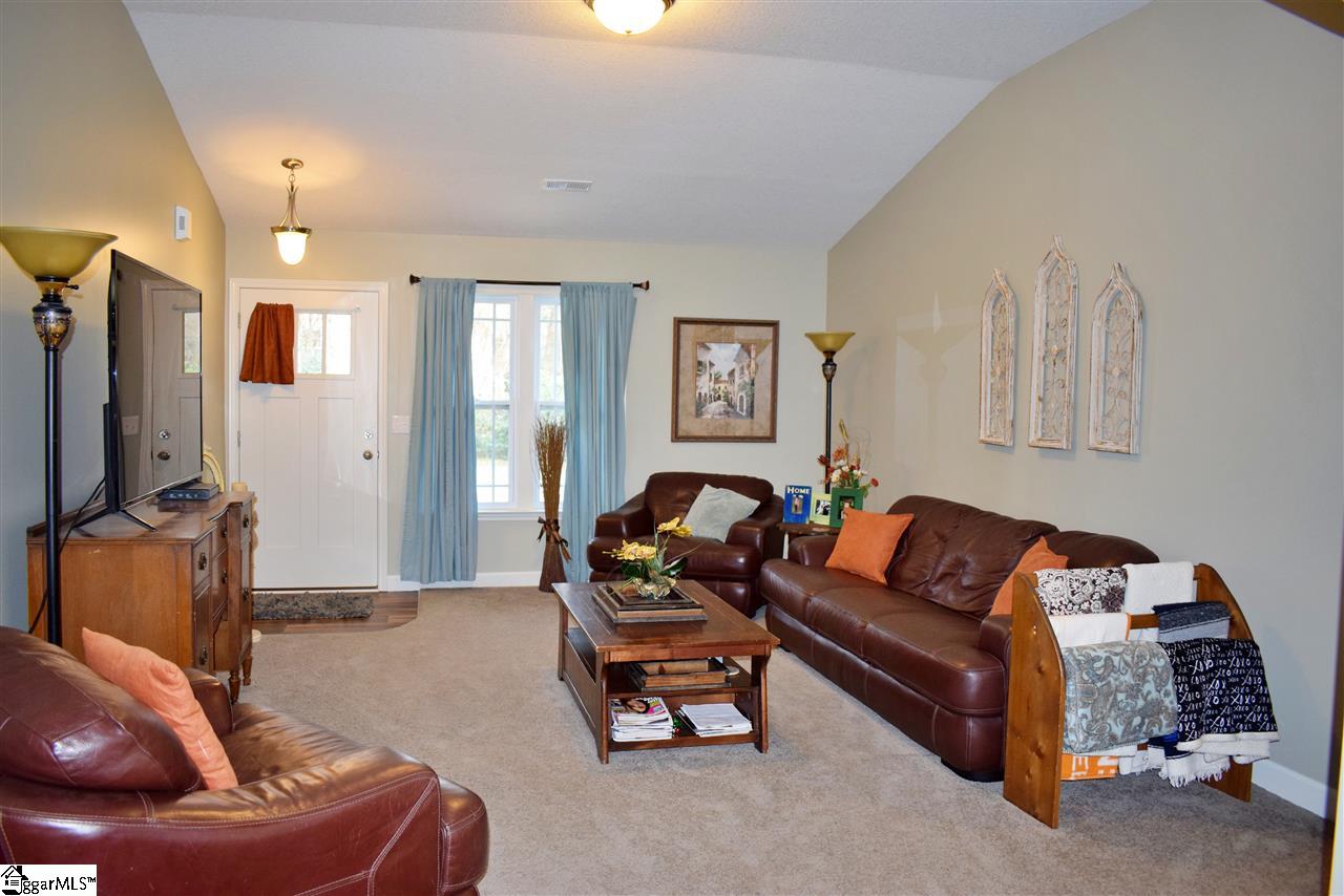 23 South Howard Street Inman, SC 29349 - Photo 4 of 25
