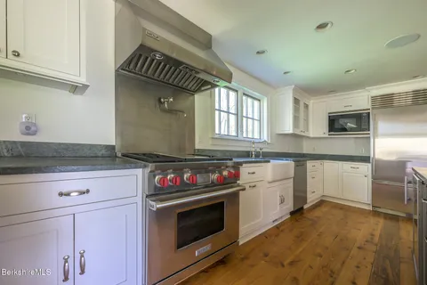 $2,150,000 | 304 Hickey Hill Road, Sheffield, MA 01257