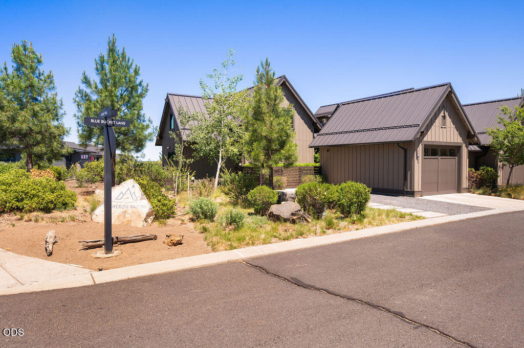 19352 Blue Bucket Lane Bend, OR 97702 - Photo 51 of 53