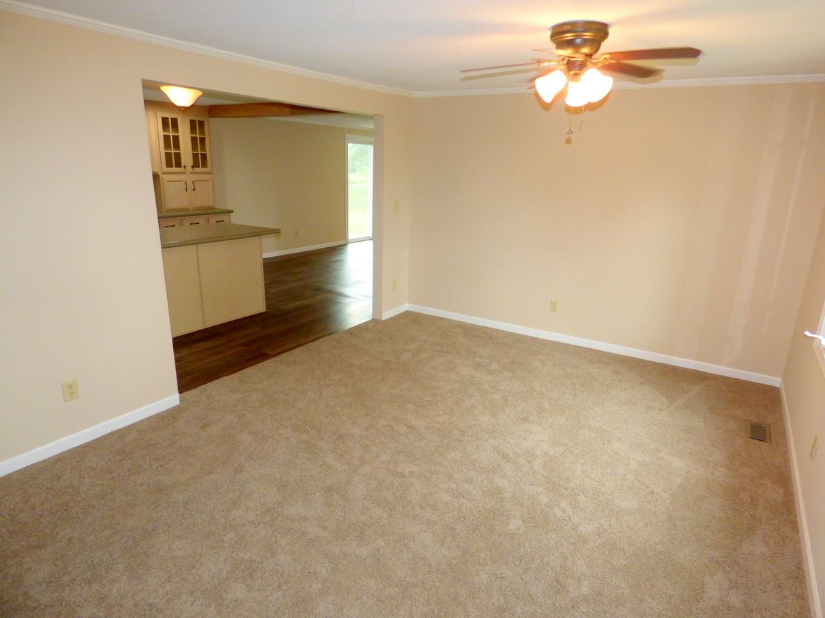 14423 Winters Road Roanoke, IN 46783 - Photo 4 of 29