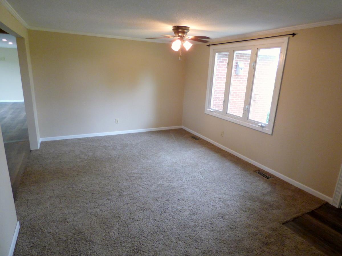 14423 Winters Road Roanoke, IN 46783 - Photo 5 of 29