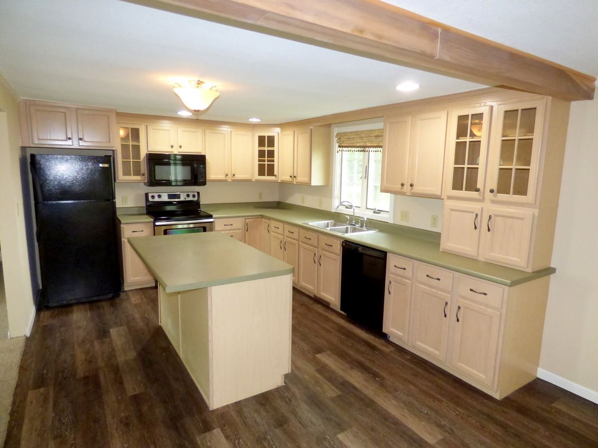 14423 Winters Road Roanoke, IN 46783 - Photo 7 of 29