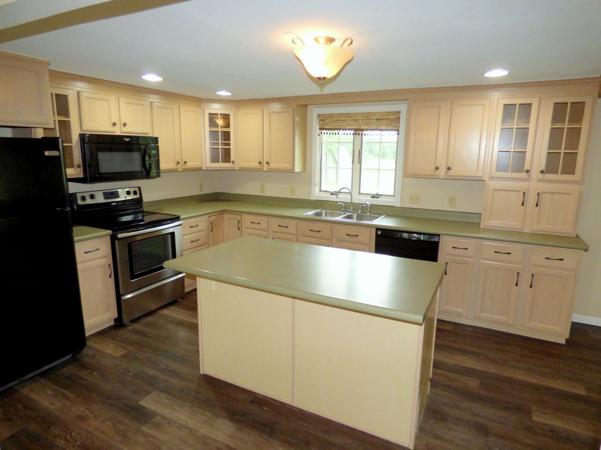 14423 Winters Road Roanoke, IN 46783 - Photo 8 of 29