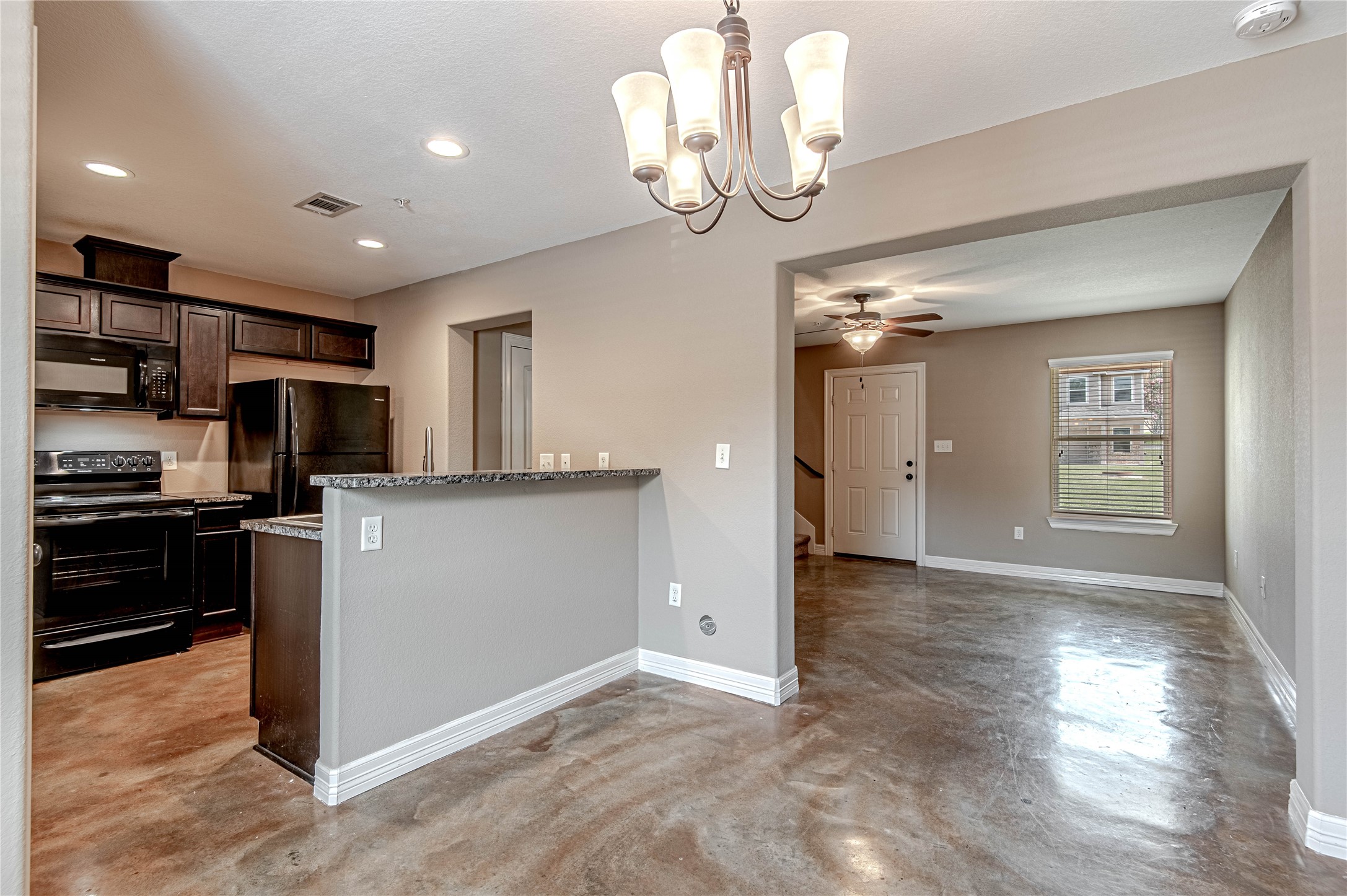 2002 20th Street, Unit 603 Huntsville, TX 77340 - Photo 9 of 23