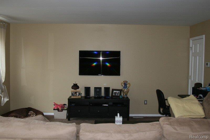 1597 Hampton Road Grosse Pointe, MI 48236 - Photo 13 of 24 IMG_7846.JPG