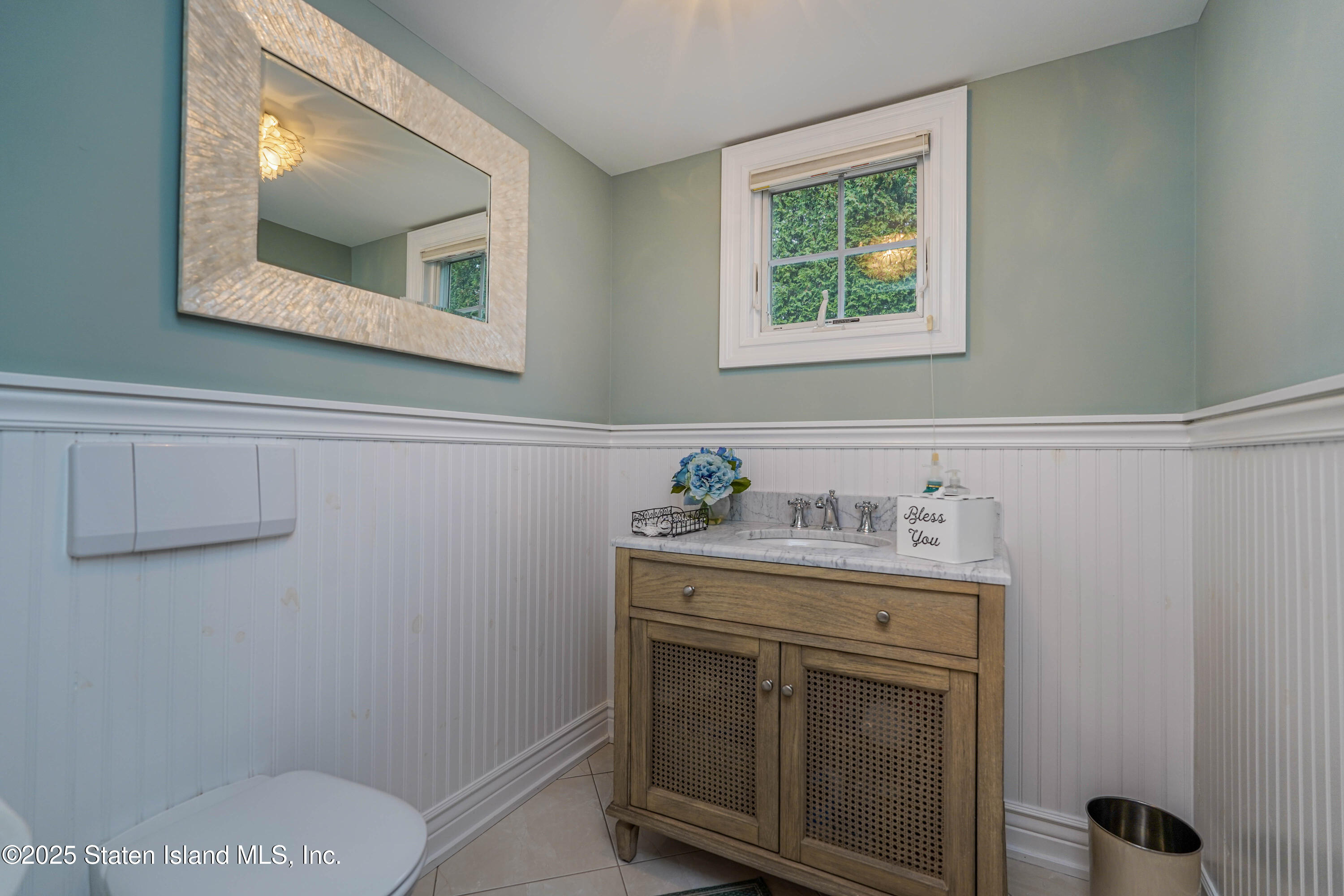 62 Ruxton Avenue Staten Island, NY 10312 - Photo 49 of 71 Photo Dec 10 2024, 3 06 25 AM