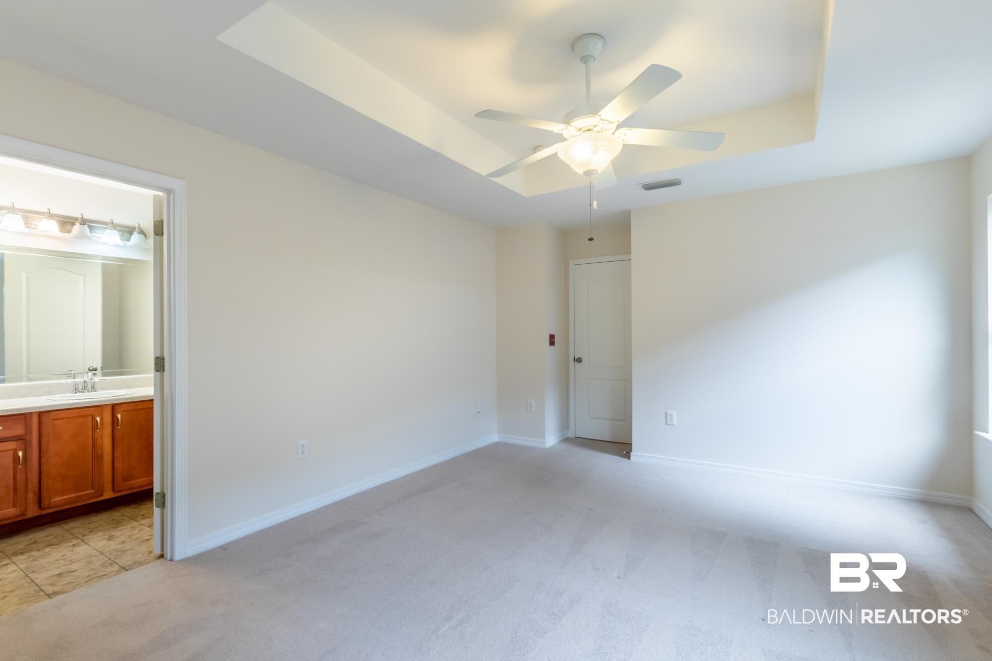 7363 Franklin Square Court Daphne, AL 36526 - Photo 20 of 31 Master Bedroom