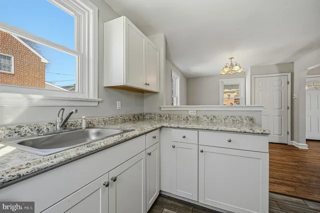 $1,975 | 816 Washington Street, New Castle, DE 19720