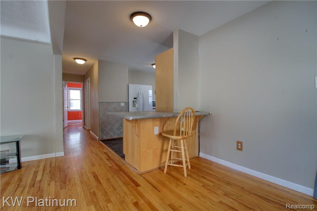 1570 Hampton Road Mount Clemens, MI 48043 - Photo 25 of 30 Breakfast_Nook.jpg