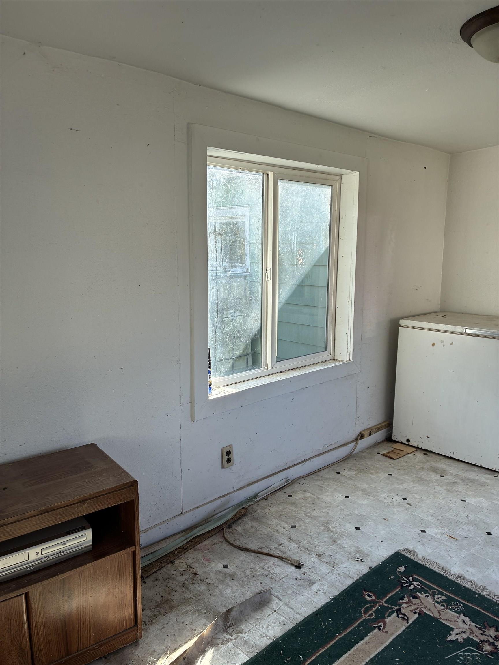 1671 River Road Bay City, MI 48708 - Photo 10 of 15 50191930-fabc992a-e7ff-45dc-bbbb-a3f9d26d7839.JPG