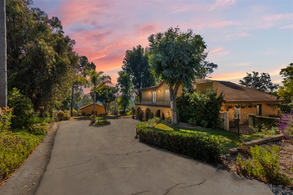 244 Rancho Camino Fallbrook, CA 92028 - Photo 2 of 25