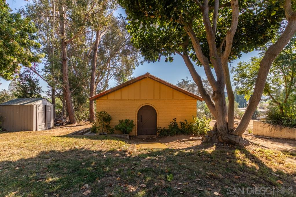 244 Rancho Camino Fallbrook, CA 92028 - Photo 22 of 25