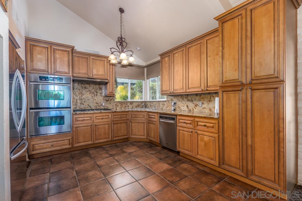 244 Rancho Camino Fallbrook, CA 92028 - Photo 6 of 25