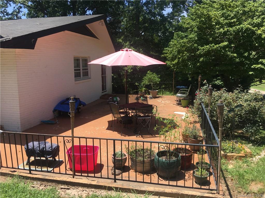 726 Miles Road Dallas, NC 28034 - Photo 2 of 38
