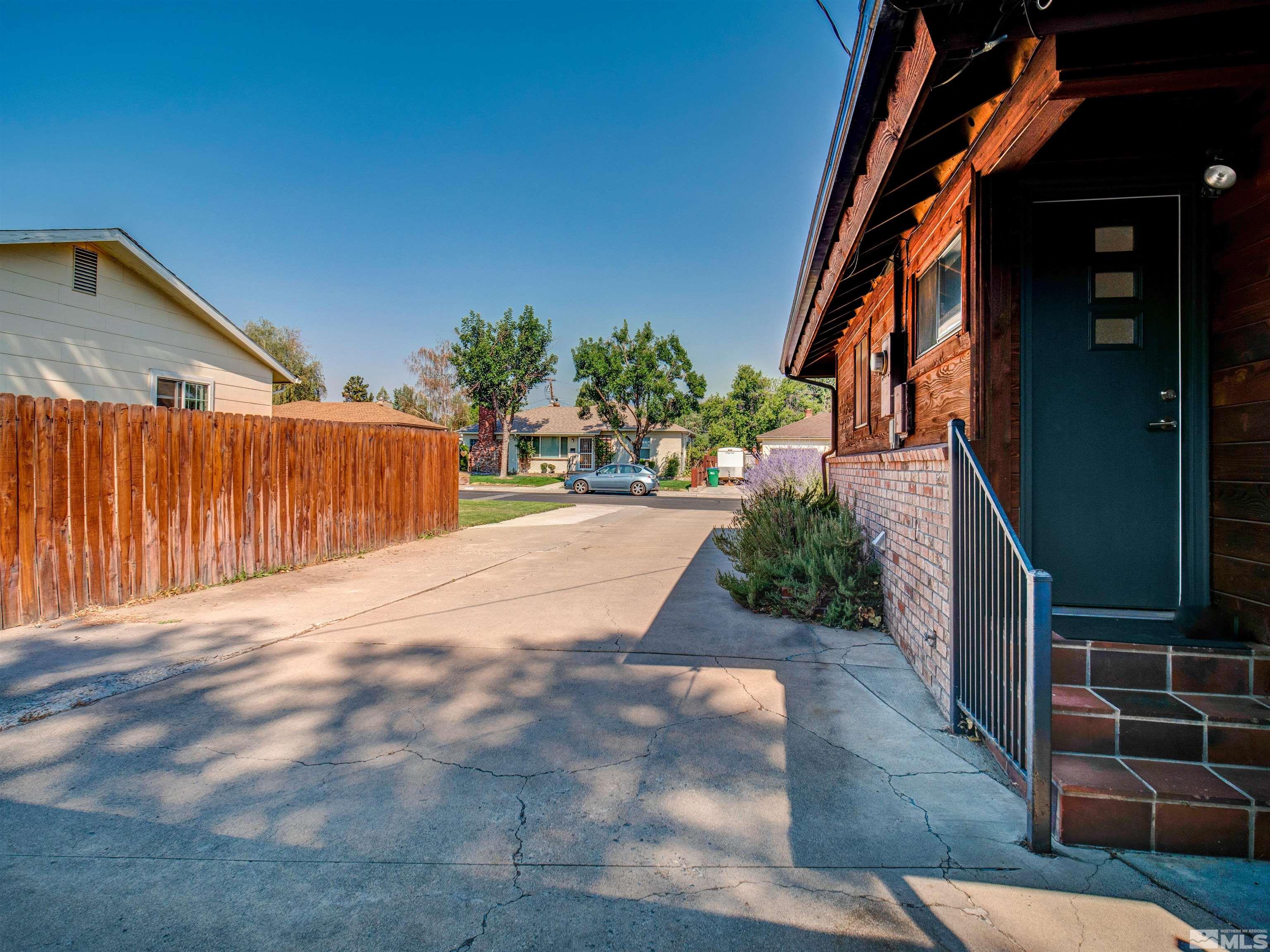 2160 Riviera Street Reno, NV 89509 - Photo 32 of 40 a view of outdoor space and yard