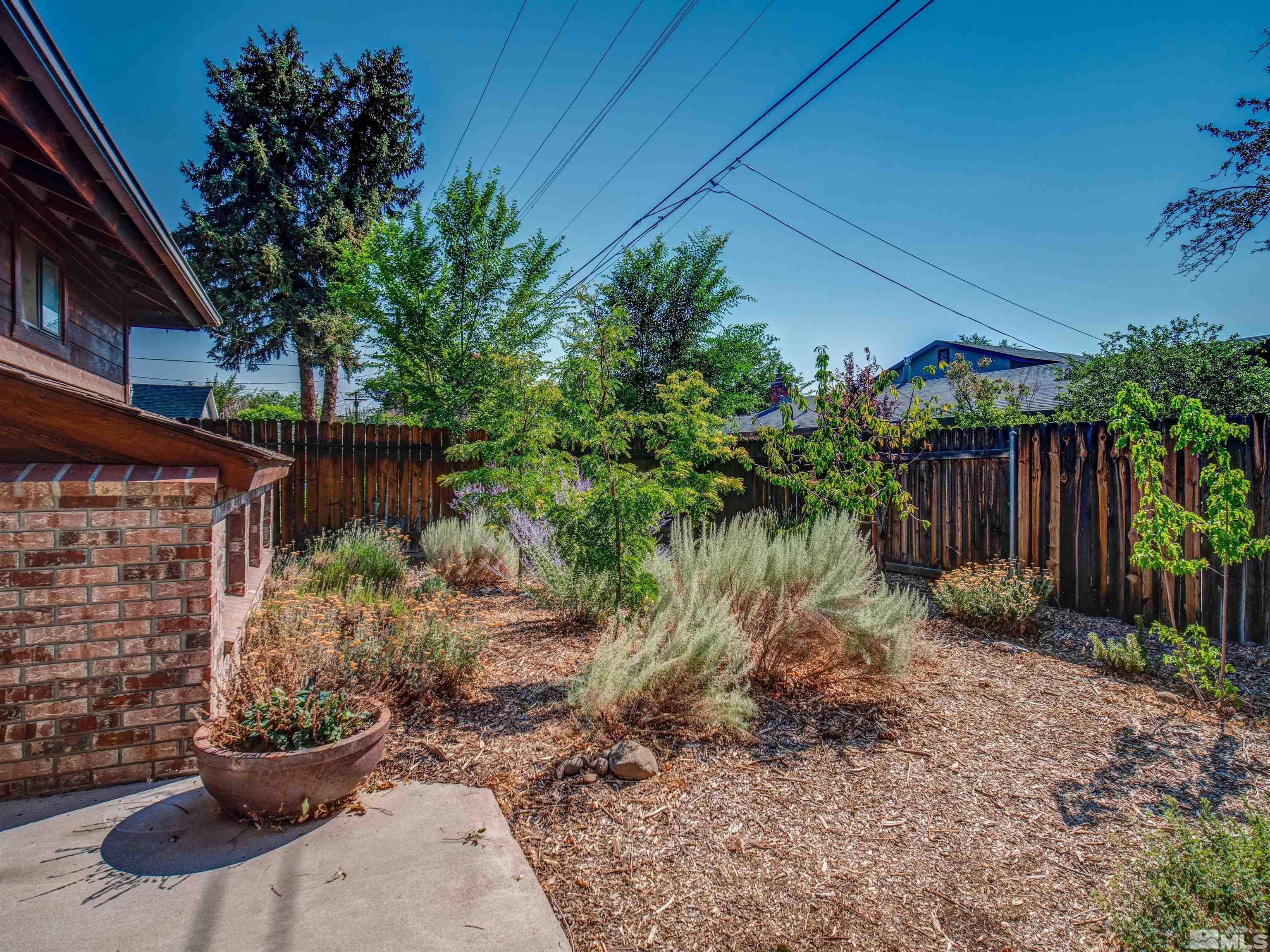 2160 Riviera Street Reno, NV 89509 - Photo 38 of 40 a backyard of a house with lots of green space