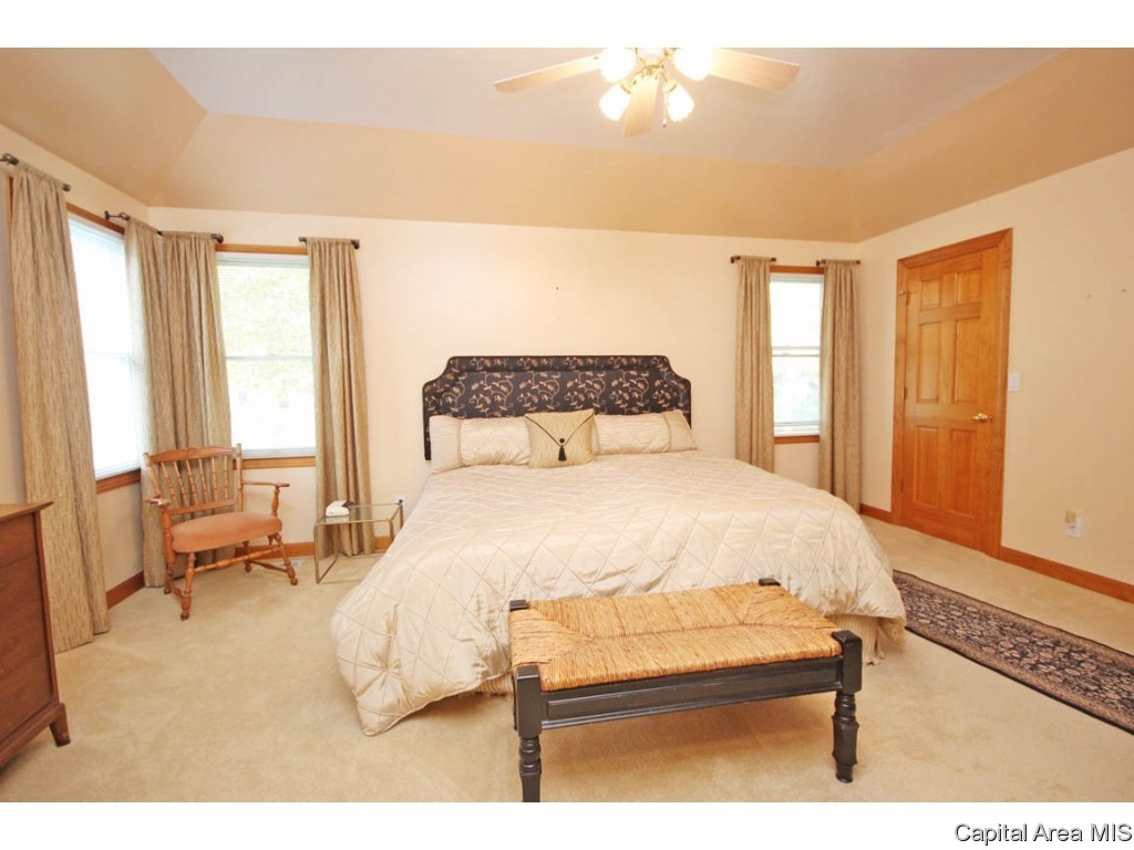2717 Killarney Road Springfield, IL 62711 - Photo 13 of 34