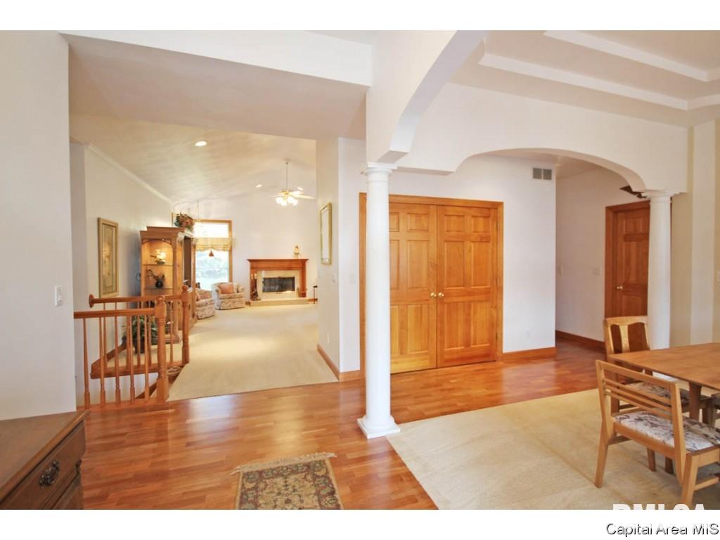 2717 Killarney Road Springfield, IL 62711 - Photo 3 of 34