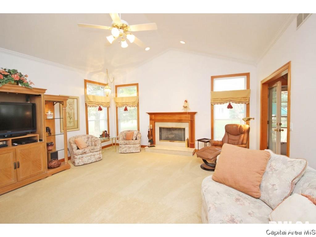 2717 Killarney Road Springfield, IL 62711 - Photo 5 of 34