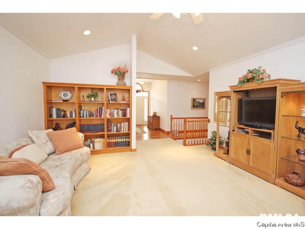 2717 Killarney Road Springfield, IL 62711 - Photo 7 of 34