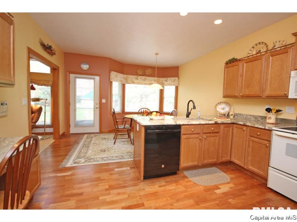 2717 Killarney Road Springfield, IL 62711 - Photo 8 of 34