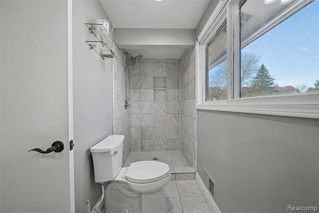 6940 Wing Lake Road Bloomfield Hills, MI 48301 - Photo 22 of 36 Gallery Image 22