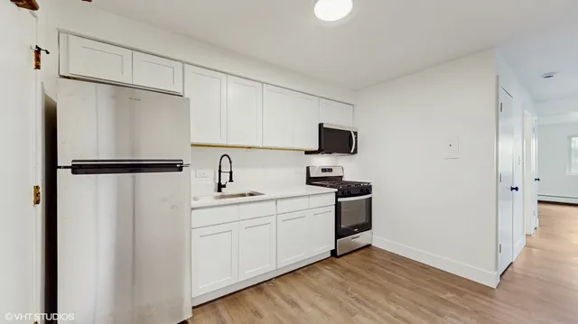 $1,375 | 10406 Michael Todd Terrace, Unit GW, Glenview, IL 60025