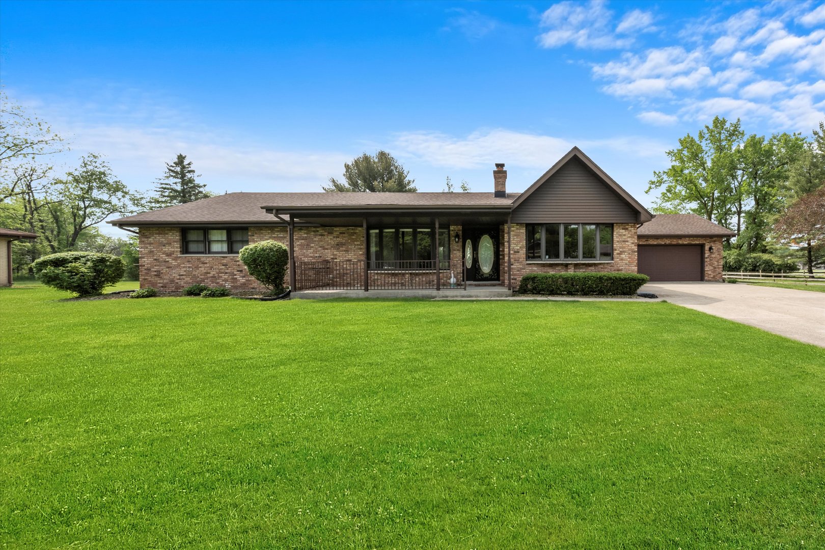 24449 South Klemme Road Crete, IL 60417 - Photo 1 of 21 a front view of house with yard and green space