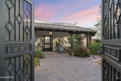 $3,425,000 | 5700 North 33rd Place, Paradise Valley, AZ 85253
