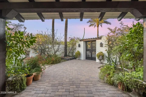 $3,425,000 | 5700 North 33rd Place, Paradise Valley, AZ 85253