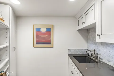 $3,425,000 | 5700 North 33rd Place, Paradise Valley, AZ 85253