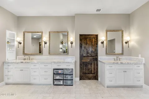 $3,425,000 | 5700 North 33rd Place, Paradise Valley, AZ 85253